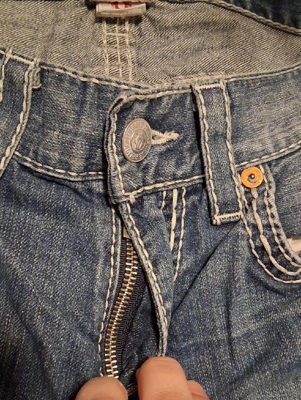 NWOT MENS True Religion Bootcut Jeans with Contrast Stitching SIZE 34